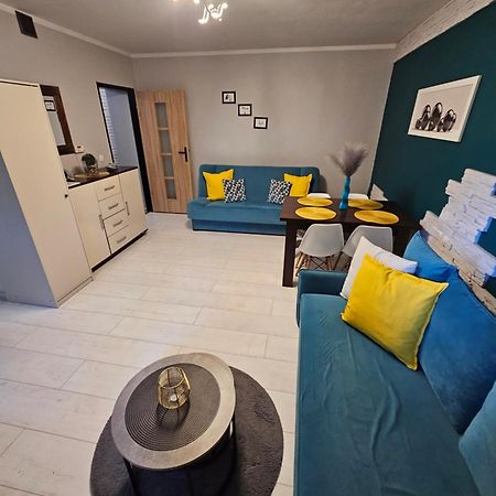 Quiet Basement Apartment 포즈난 외부 사진