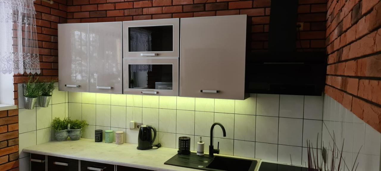 Quiet Basement Apartment 포즈난 외부 사진