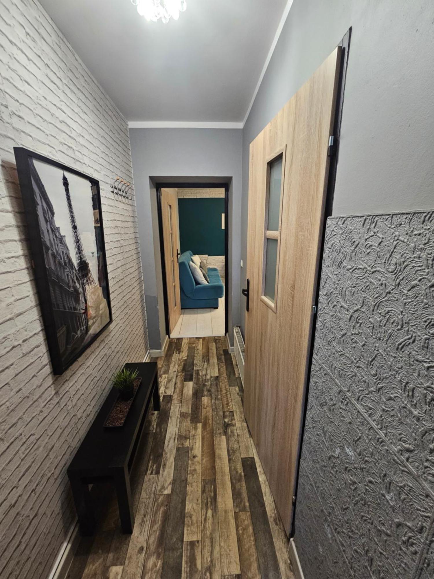 Quiet Basement Apartment 포즈난 외부 사진