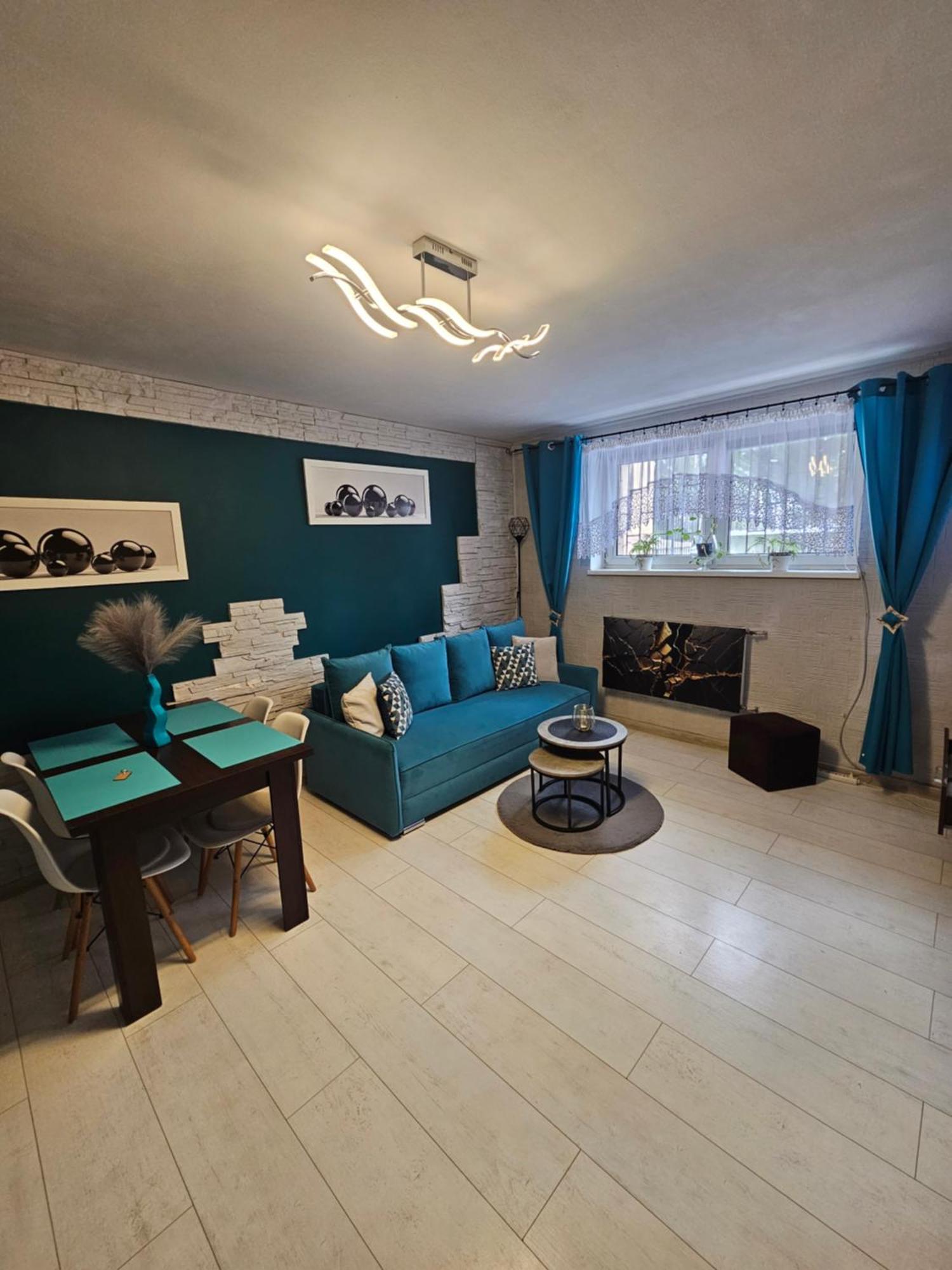 Quiet Basement Apartment 포즈난 외부 사진